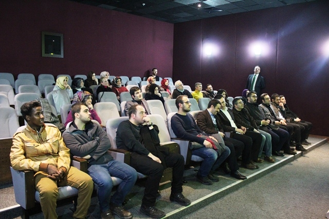 Medeniyetler Başkenti İstanbul'un Kültür ve Turizm İl Müdürlüğü vazifesini deruhte eden Nedret Apaydın, 27 Ocak Cuma akşamı Ali Emiri Kültür Merkezinde tarih severlerle bir araya geldi.