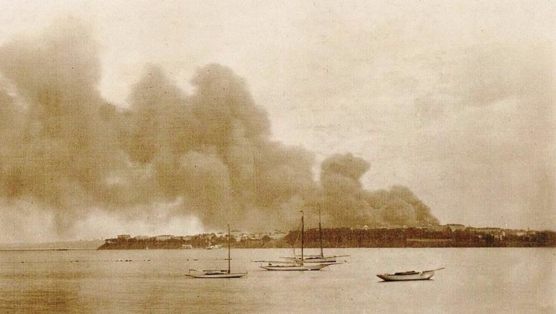 6 Eylül 1917′de Haydarpaşa, cehennemi yaşadı. Suriye Cephesi’ndeki Dördüncü Ordu’ya asker, silah ve cephane götürmek üzere harekete hazır bekleyen bir trenle, yolcu dolu bir banliyö treni patlatıldı. Gar harabeye döndü. Yüzlerce insan öldü.
