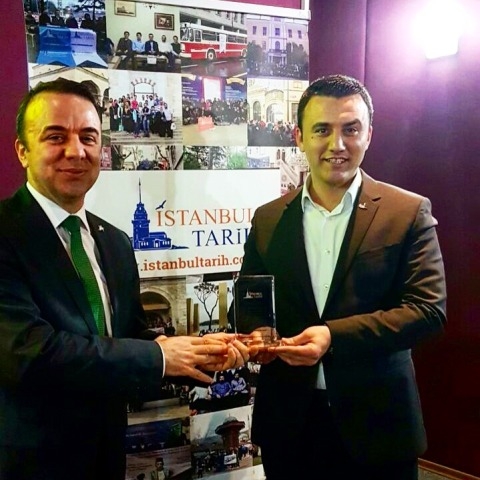 Medeniyetler Başkenti İstanbul'un Kültür ve Turizm İl Müdürlüğü vazifesini deruhte eden Nedret Apaydın, 27 Ocak Cuma akşamı Ali Emiri Kültür Merkezinde tarih severlerle bir araya geldi.