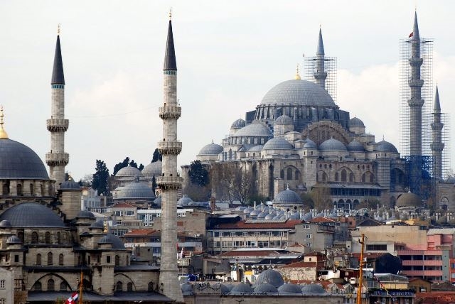 İstanbul’u Süleymaniye’yi ilk defa görmüş yabancı birinin ağzından bu kelimeleri döktürecek kadar ihtişamlı olan Süleymaniye…