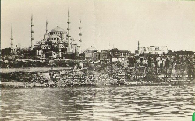 İstanbul’u Süleymaniye’yi ilk defa görmüş yabancı birinin ağzından bu kelimeleri döktürecek kadar ihtişamlı olan Süleymaniye…