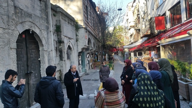 . Tarih ve sanatın izinde, zihnimizde ve gönlümüzde hoş hatıralar bırakmak için, İstanbul Tarih ve Kültür derneği vesilesi ile ziyaretlerimize başladık.