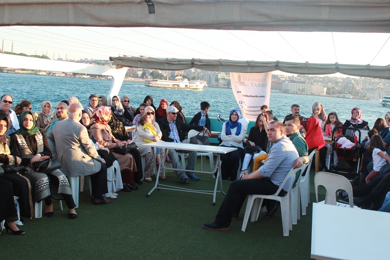 İstanbul Tarih ve Kültür Derneği'nin geleneksek hale gelen iftar programı bu sene boğazda 