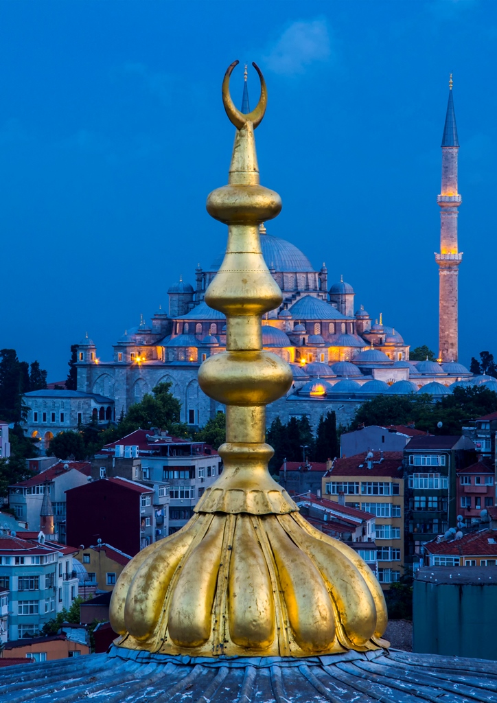 Kubbelerin Üstadı Cemil Şahin'in Objektifinden İstanbul Camilerine İstanbul Tarih farkıyla birde bu şekilde bakın.