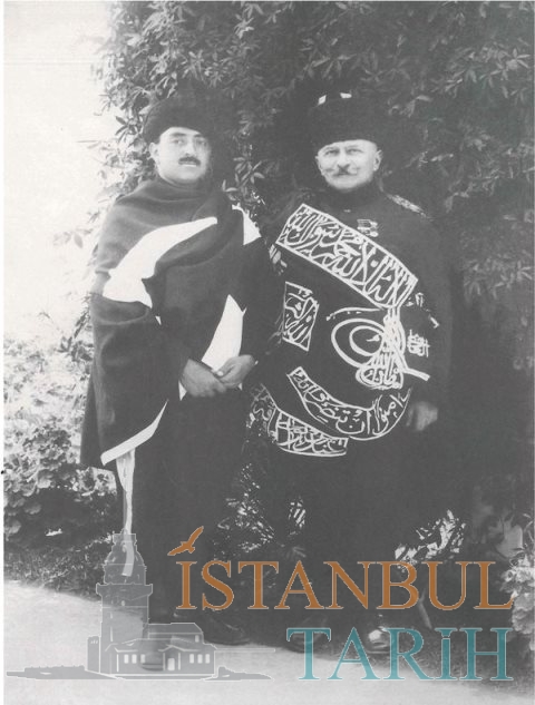 Tarihten geriye yaşayan iki nesne kalır. Biri ilhamdır. Diğeri ibrettir. Tarihten ilham ve ibret alabilen toplumlar başarılı ve güçlü olurlar. Şanlı bir tarihin mensupları olan bizler tarihimizin şeref levhaları olan büyüklerimizi layıkıyla tanımalı, onların örnek hayatlarından ibret ve ilham almalıyız. Bu ibretlik hayata sahip olan büyüklerimizden birisi de ebedi istirahatgâh 