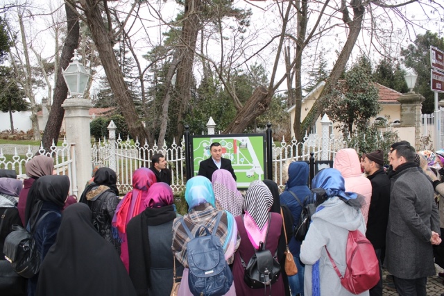 Bir döneme adını vermiş, yaşadığı asra mührünü vurmuş, Üç kıtanın son hükümdarı Sultan İkinci Abdülhamid Han'ın şehzadelik mekanı Maslak Kasrı'na, padişahlığı döneminde devleti dare ettiği Yıldız Sarayı'na ve çevresine ziyarette bulunduk.