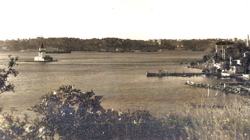 İstanbul boğazının girişine yapılan Kız kulesi, muhteşem görüntüsü ile boğazın incisidir. Mö. 341 yılında yapıldığı düşünülmektedir. 