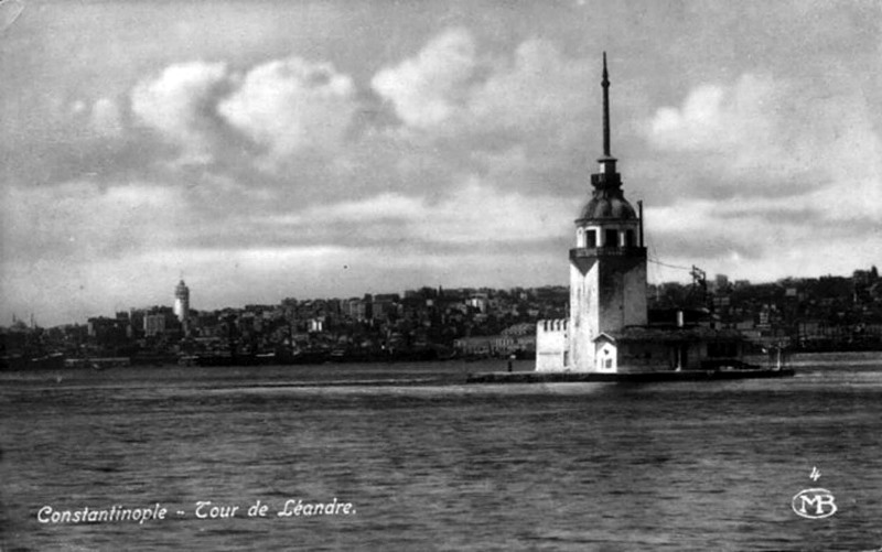 İstanbul boğazının girişine yapılan Kız kulesi, muhteşem görüntüsü ile boğazın incisidir. Mö. 341 yılında yapıldığı düşünülmektedir. 