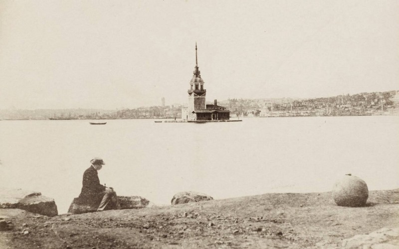İstanbul boğazının girişine yapılan Kız kulesi, muhteşem görüntüsü ile boğazın incisidir. Mö. 341 yılında yapıldığı düşünülmektedir. 
