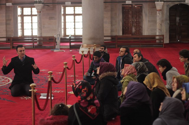 İstanbul Tarih ve Kültür Derneği tarafından yılın belirli dönemlerinde web sitemiz üzerinden duyurulan gezilerden biri daha gerçekleşti. Sizde gezi kaydınızı yaptırarak İstanbul Tarih farkıyla Mimar Sinan'ın izlerini İstanbul Tarih farkıyla keşfedin.

