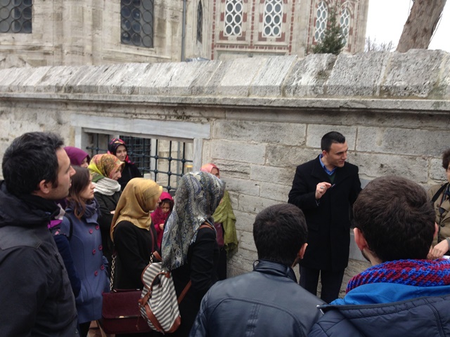 İstanbul Tarih ve Kültür Derneği tarafından yılın belirli dönemlerinde web sitemiz üzerinden duyurulan gezilerden biri daha gerçekleşti. Sizde gezi kaydınızı yaptırarak İstanbul Tarih farkıyla Mimar Sinan'ın izlerini İstanbul Tarih farkıyla keşfedin.

