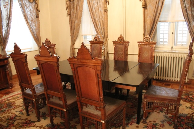 Bir döneme adını vermiş, yaşadığı asra mührünü vurmuş, Üç kıtanın son hükümdarı Sultan İkinci Abdülhamid Han'ın şehzadelik mekanı Maslak Kasrı'na, padişahlığı döneminde devleti dare ettiği Yıldız Sarayı'na ve çevresine ziyarette bulunduk.