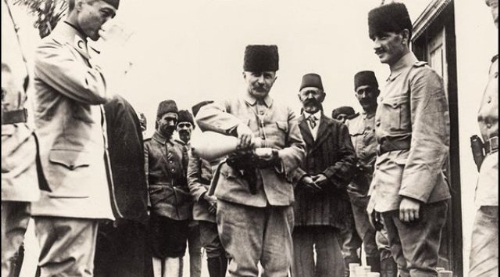 Âşiyan Mezarlığından Medîne’ye,  Güller Gülü’ne Selâm Olsun